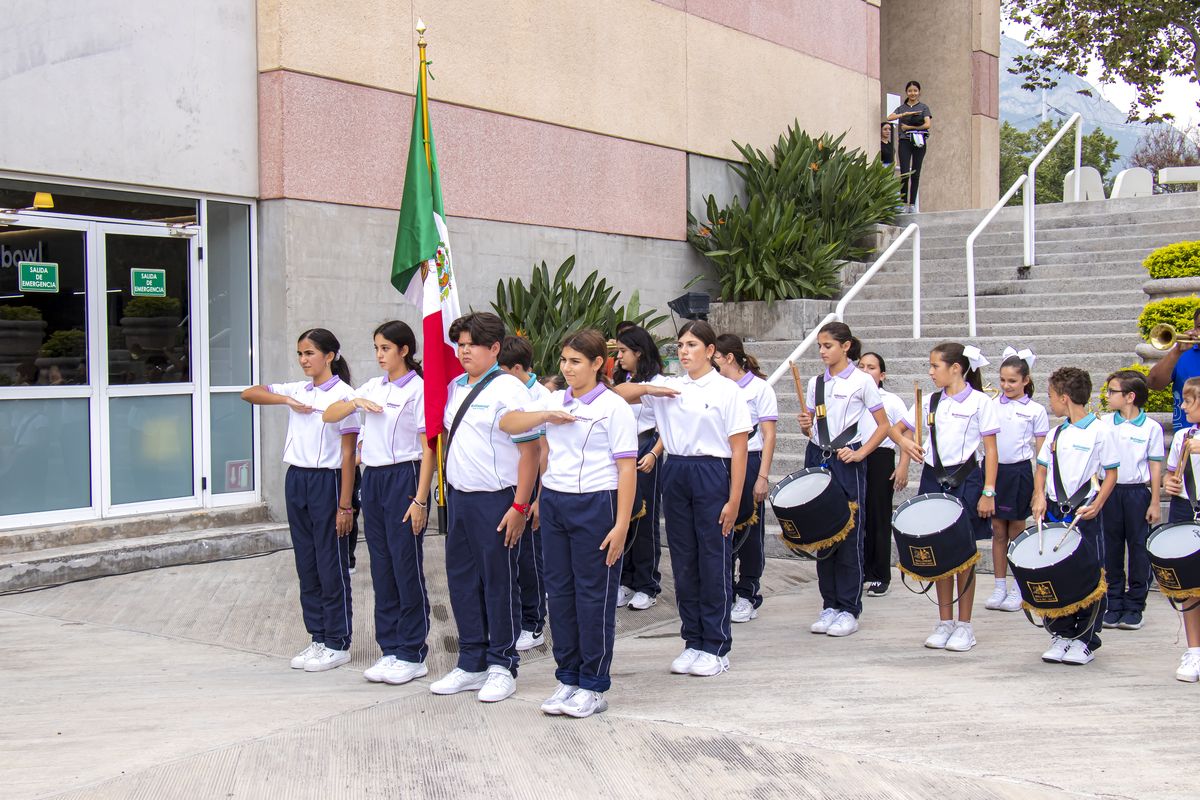 Rinde Comunidad UDEM Honores A La Bandera | UDEM